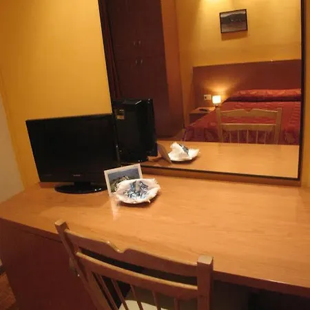 호텔 Ristorante Monterosa 3*